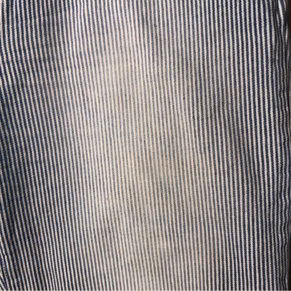 Levi's Cuffed Bermuda Women's Size 28 Blue White Pinstripes Denim Jean Shorts - Picture 6 of 15